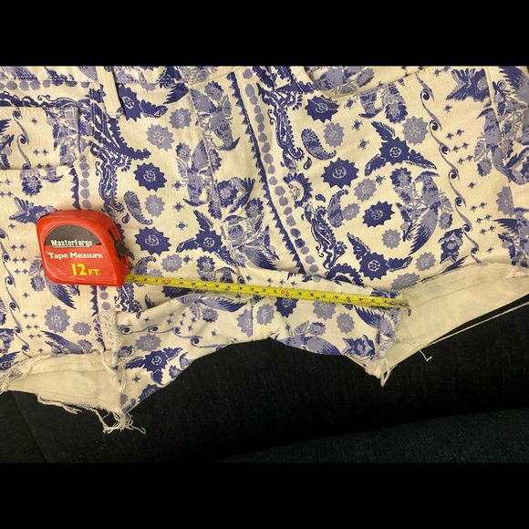 Rebecca Minkoff White & Blue Paisley Denim Shorts - Picture 5 of 5